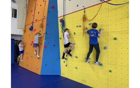 ESCALADE : Les enfants et les ados grimpent depuis le 14 septembre et les adultes depuis le 20 !